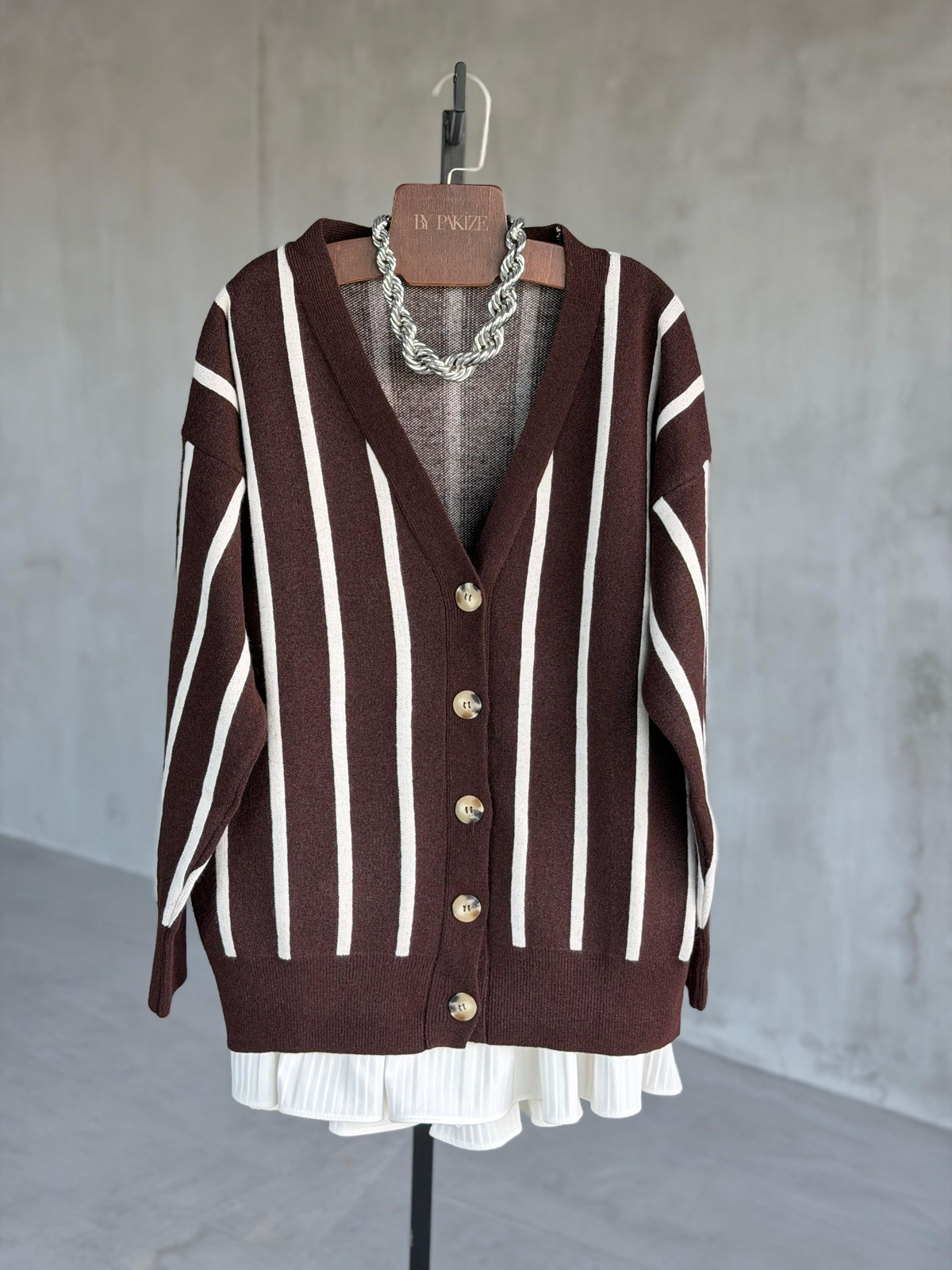 Premium Kaşmir Dokulu Çizgili Oversize Hırka (Kahve)