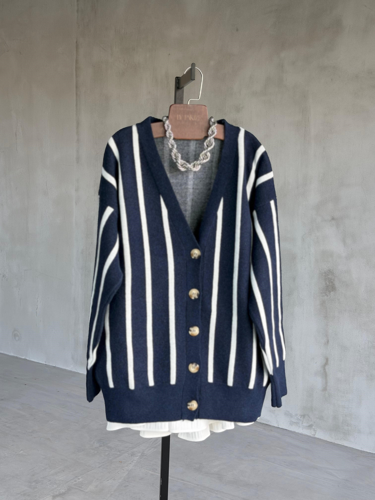 Premium Kaşmir Dokulu Çizgili Oversize Hırka (Lacivert)