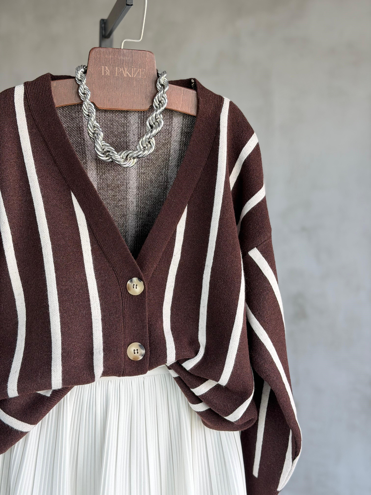 Premium Kaşmir Dokulu Çizgili Oversize Hırka (Kahve)