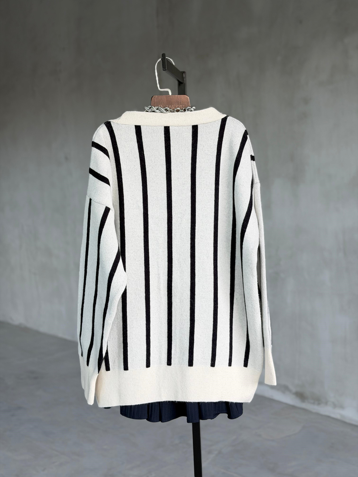 Premium Kaşmir Dokulu Çizgili Oversize Hırka (Beyaz)