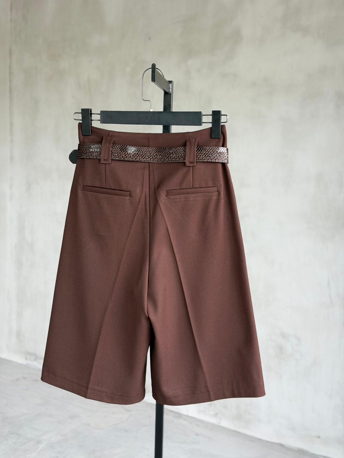 Premium Kemerli Bermuda Pantolon (Kahve)