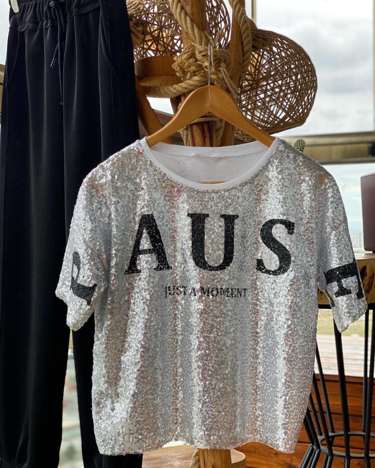 Pul Payet İşçilikli Tshirt  (GRİ)