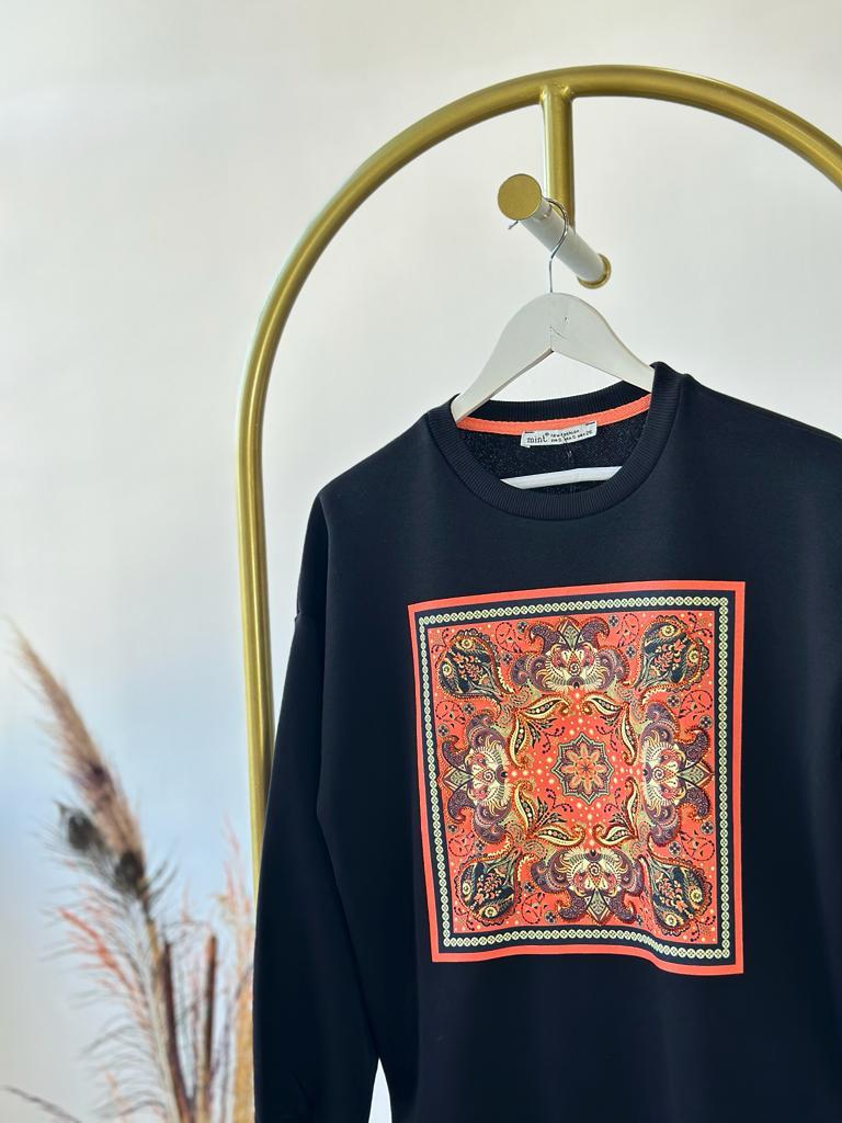 Pul Payet İşlemeli Etnik Desenli Sweat (Siyah)