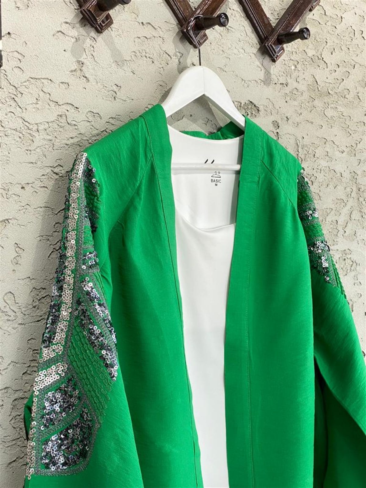 Pul Payet İşlemeli Yeşil Keten Kimono