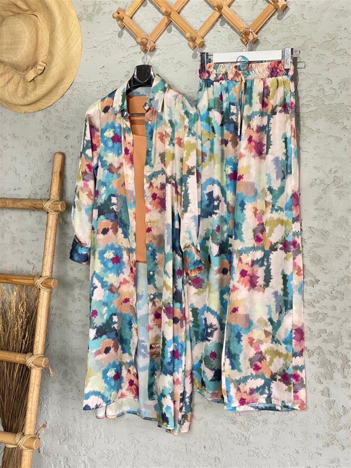 Rüya Desenli Renkli Saten Pantolon