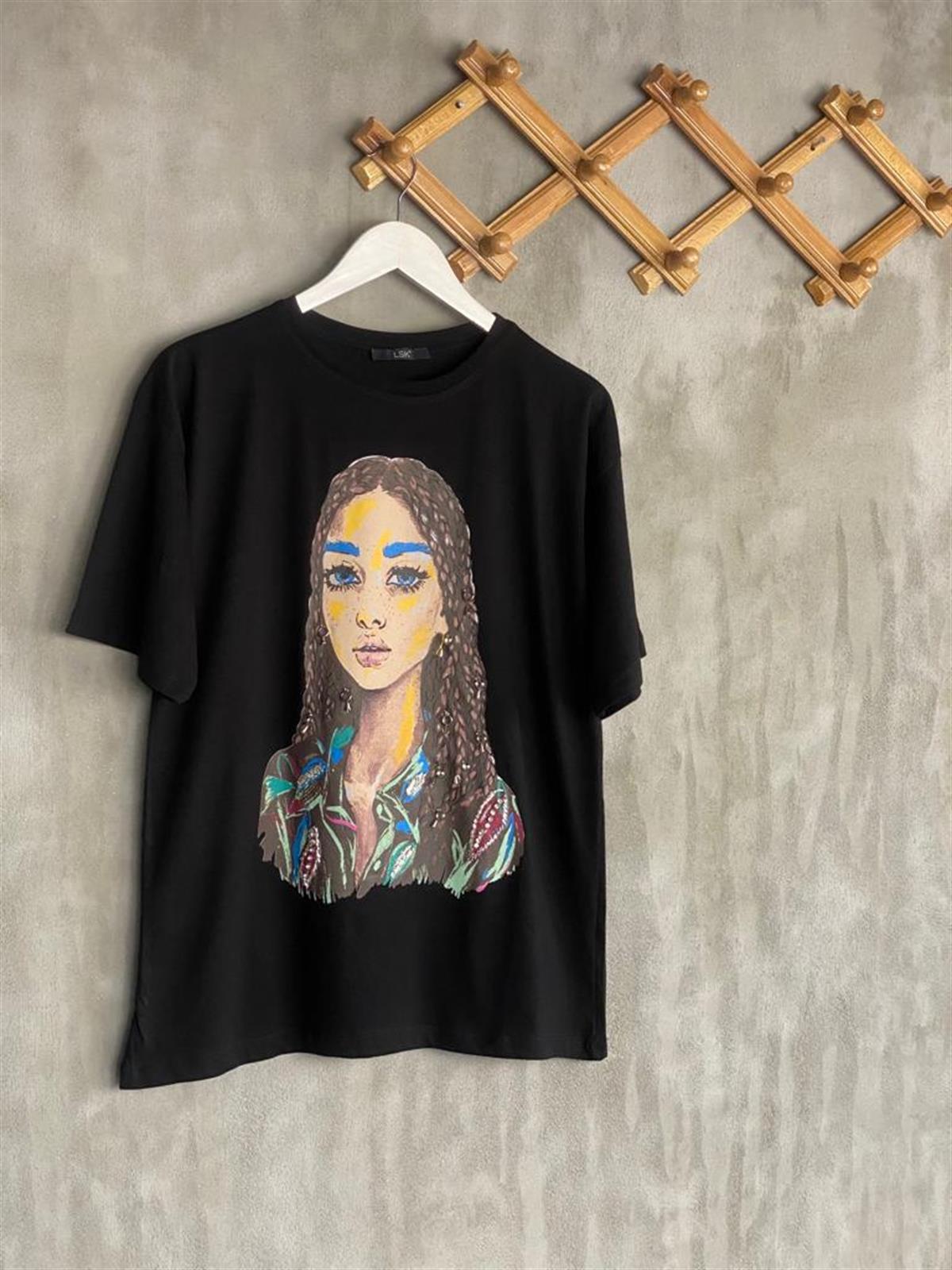 Saçları Piercingli Kız Tişört (Siyah)