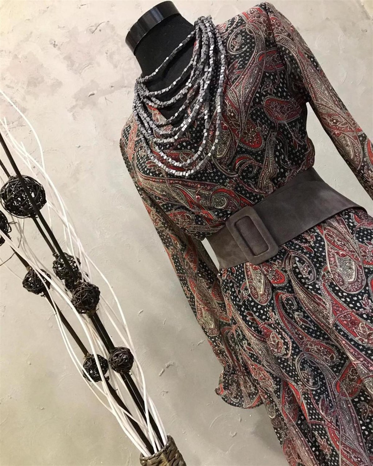 Şal Desen Şifon Kumaş Kruvaze Yaka Elbise (KIRMIZI)
