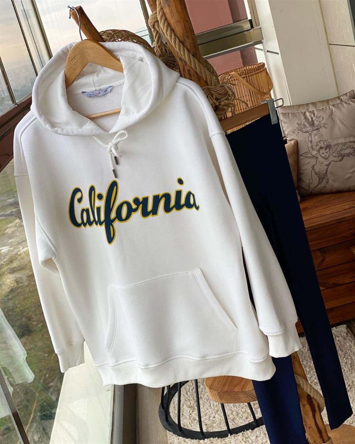 Salaş Üç İplik Kumaş Sweatshirt (BEYAZ)