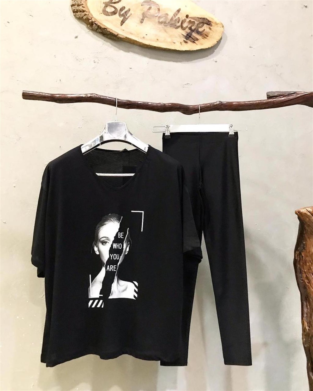 Salaş V yaka Basic Tshirt (SİYAH & BEYAZ)