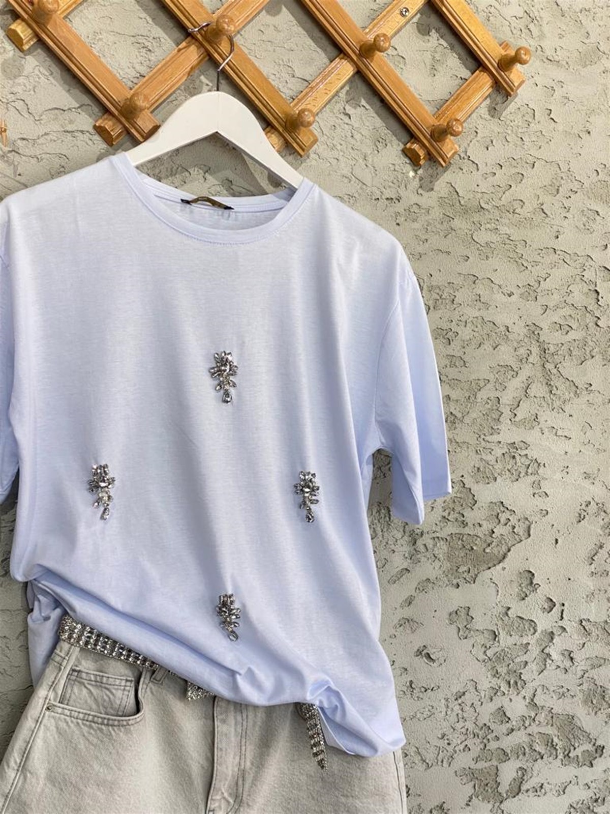Salkım Figürlü Kristal Taşlı Tshirt (Siyah/Beyaz)