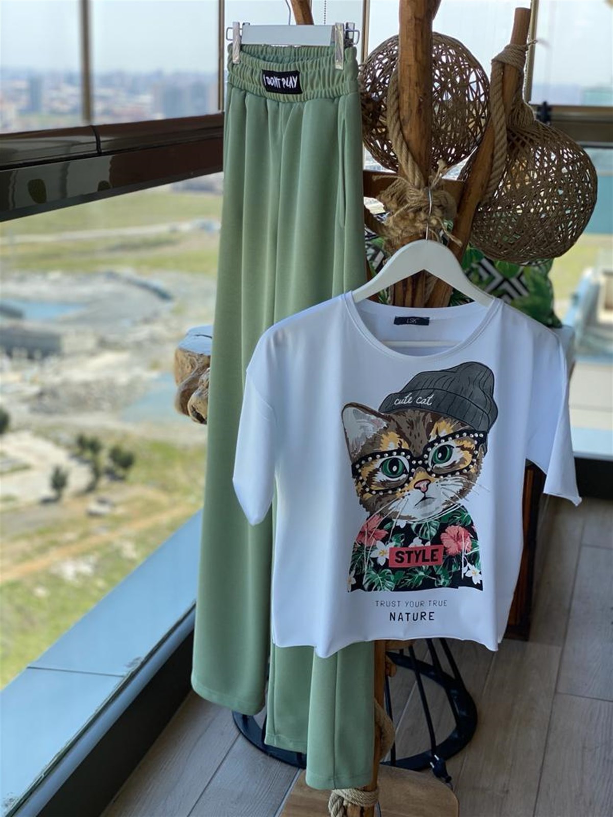 Şapkalı Kedi Baskılı Tshirt (SİYAH & BEYAZ)