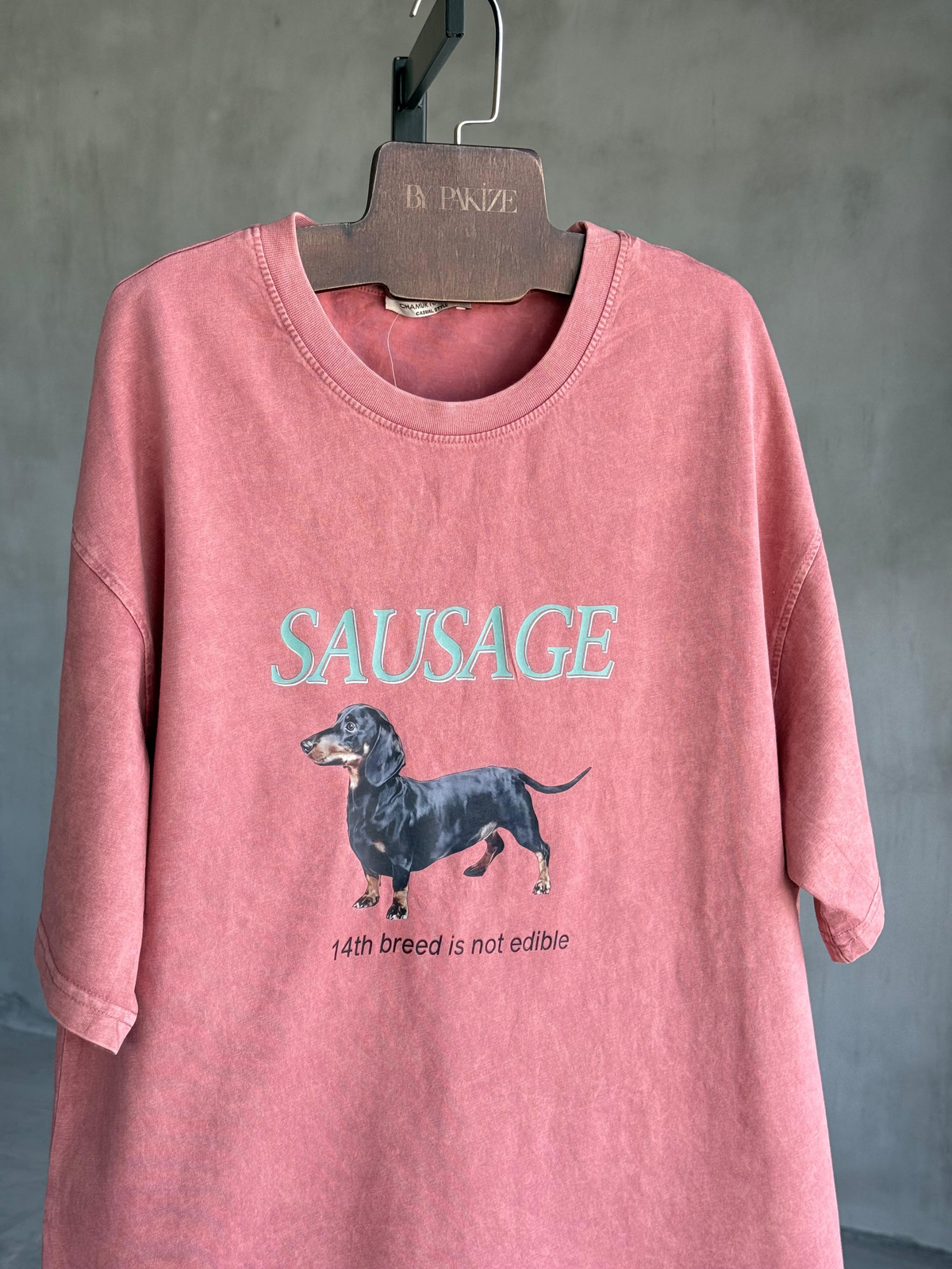 Sausage Köpek Baskılı Taş Yıkamalı Oversize Dokuma Tişört (Kiremit)
