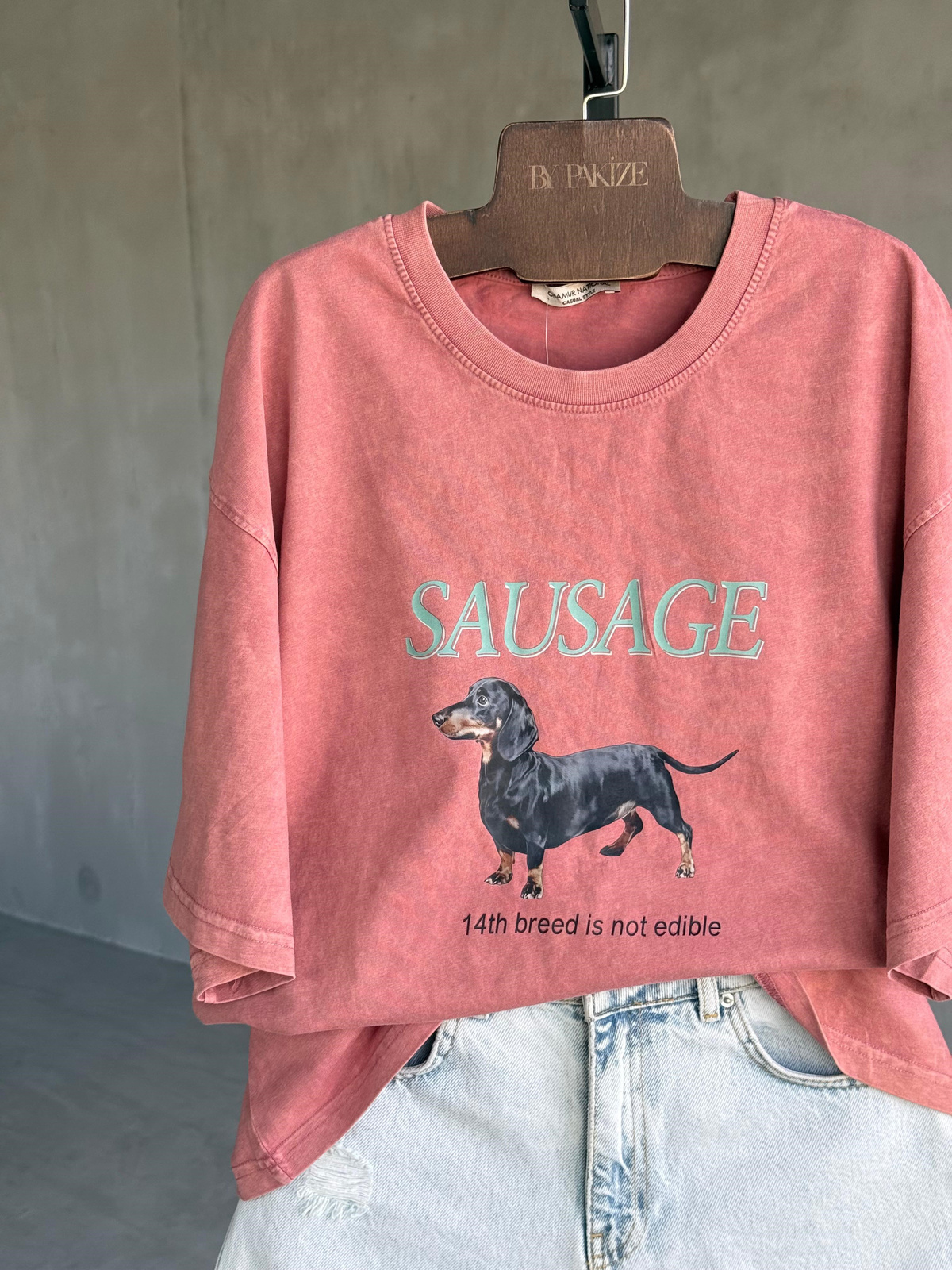 Sausage Köpek Baskılı Taş Yıkamalı Oversize Dokuma Tişört (Kiremit)