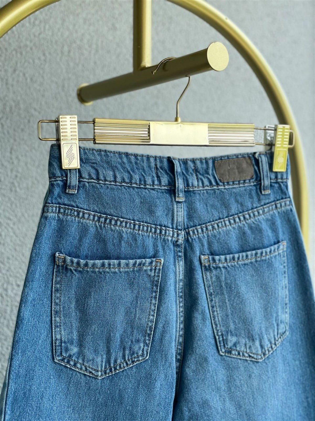 Şerit Detaylı Bol Paça Pantolon