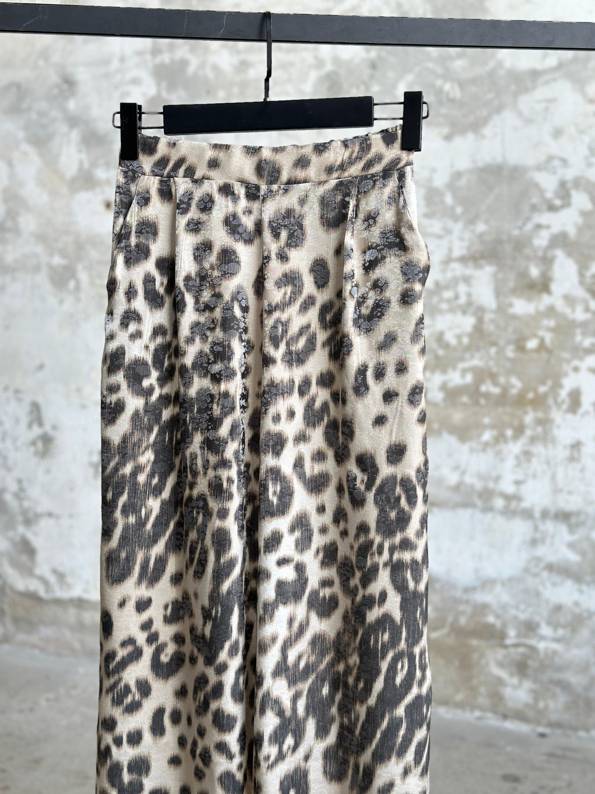 Sim Geçişli Leopar Desenli Pantolon (Taş)