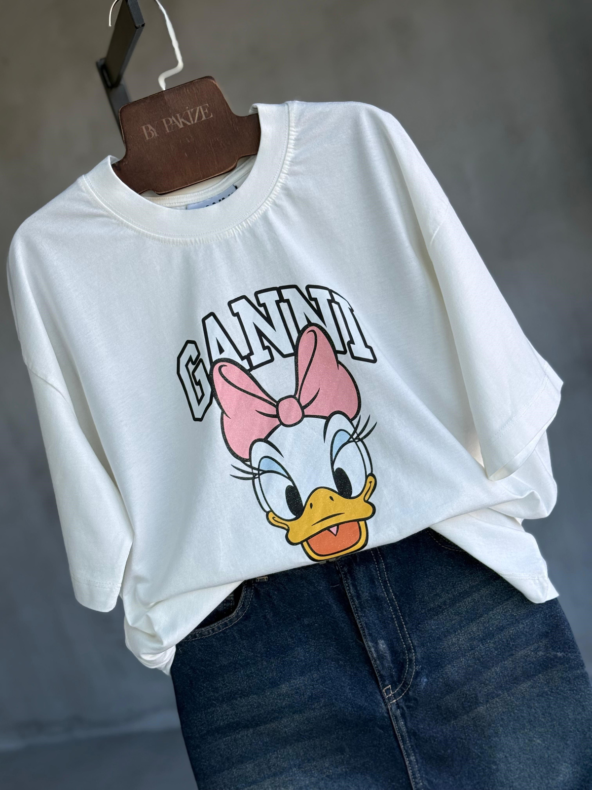 Simli Daisy Duck Baskılı Tişört (Beyaz)
