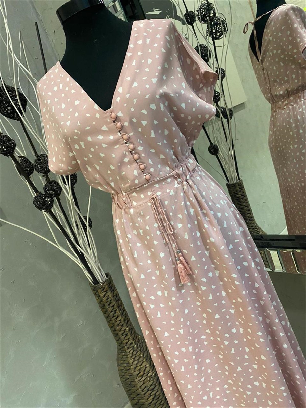 Sırt Detaylı Beli Lastikli Midi Boy Elbise (PUDRA)