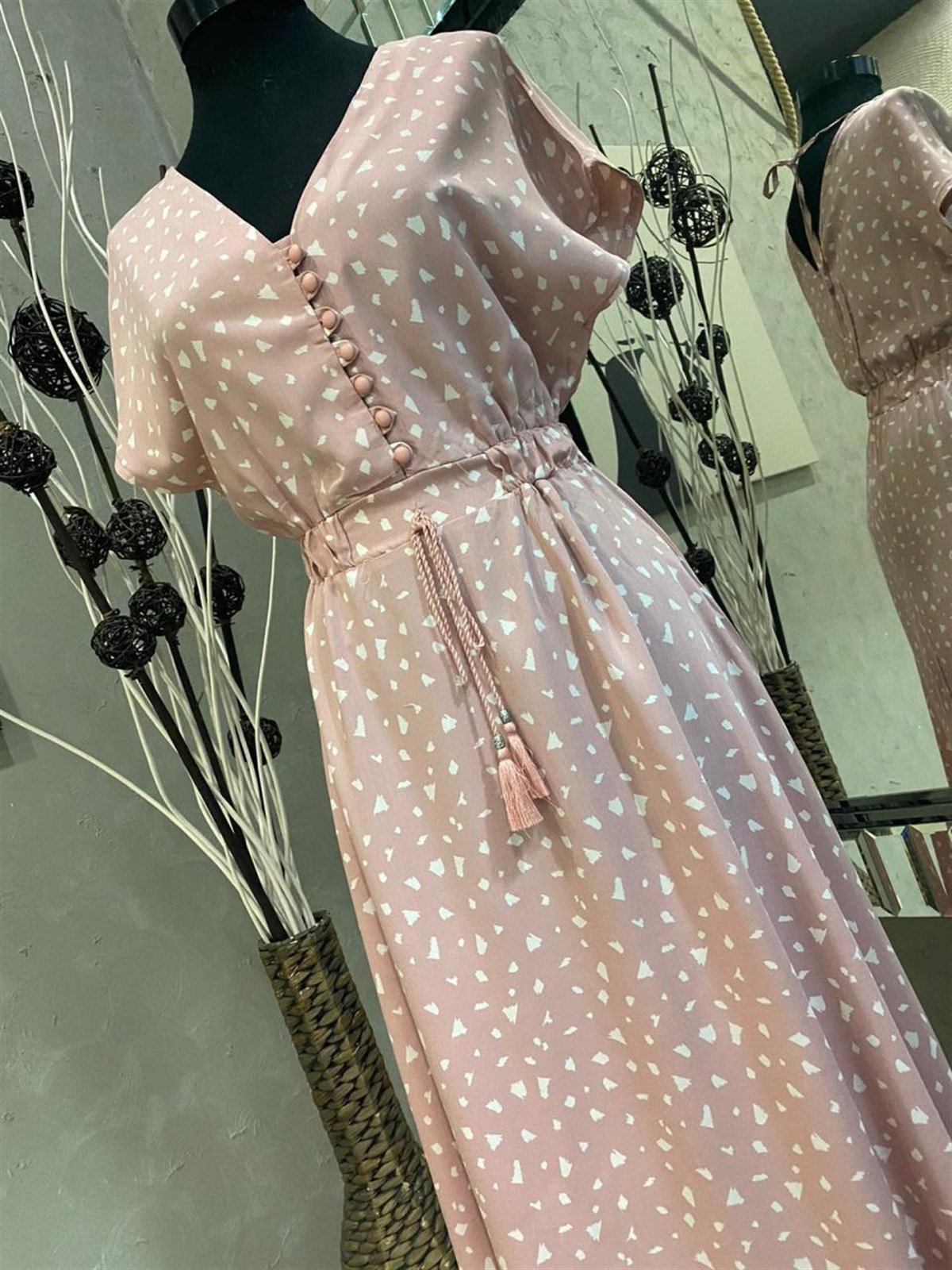 Sırt Detaylı Beli Lastikli Midi Boy Elbise (PUDRA)