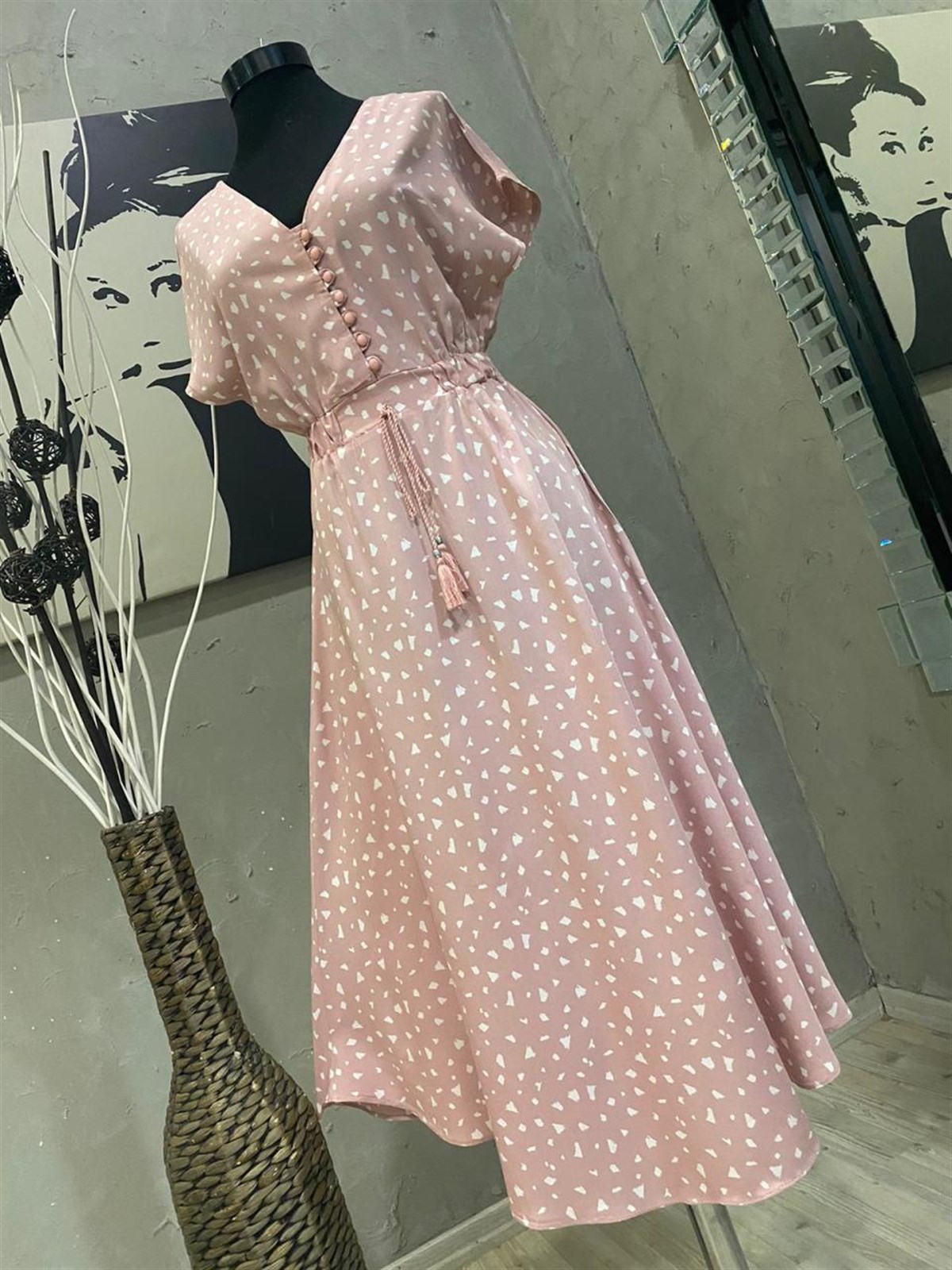 Sırt Detaylı Beli Lastikli Midi Boy Elbise (PUDRA)