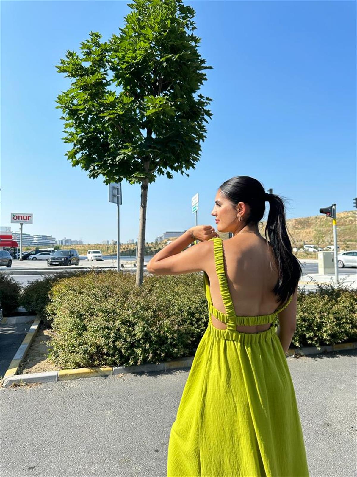 Sırt Detaylı Keten Elbise (Yağ Yeşili)