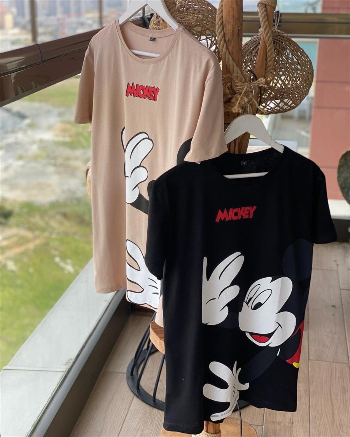 Sırt Detaylı Mickey Mouse Tshirt (Siyah)