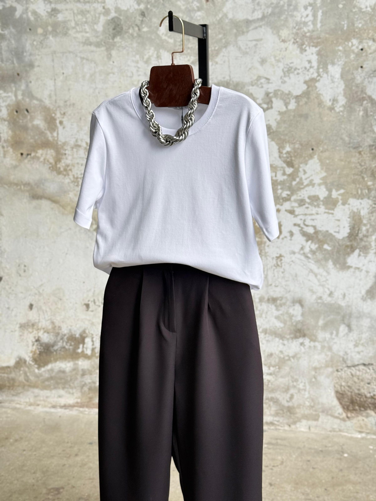 Sırt Lastik Detaylı Havuç Model Pantolon (Siyah)