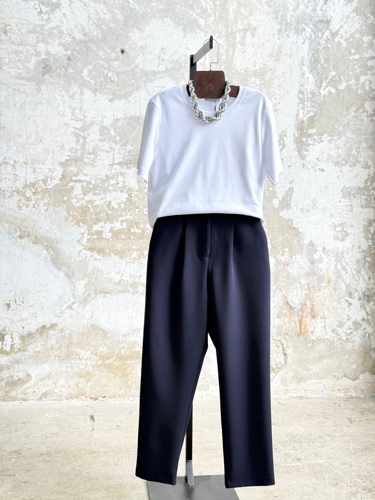 Sırt Lastik Detaylı Havuç Model Pantolon (Lacivert)