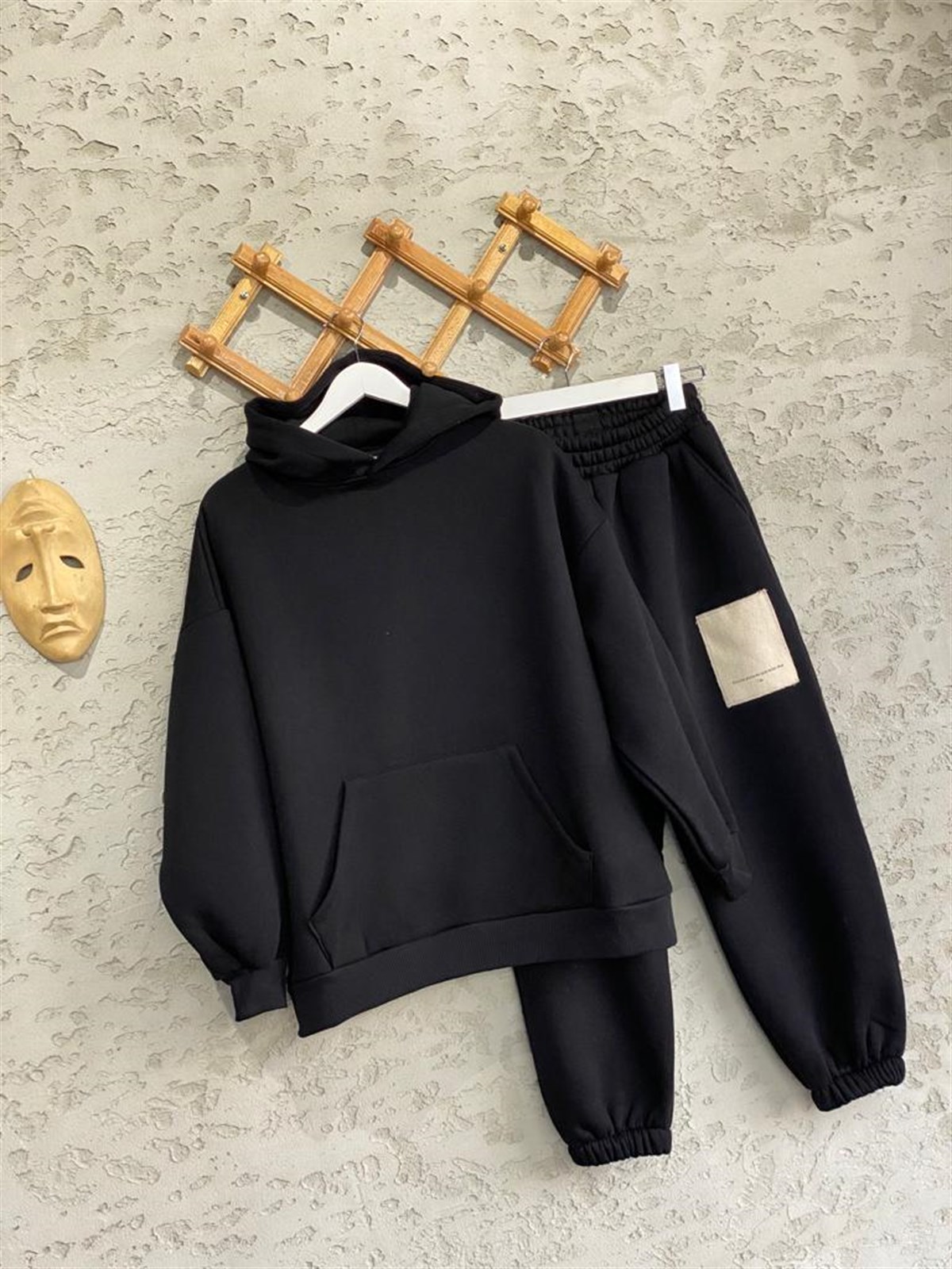 SIRT MODEL DETAYLI KAPÜŞONLU SWEATSHİRT JOGGER PANTOLON TAKIM (SİYAH)