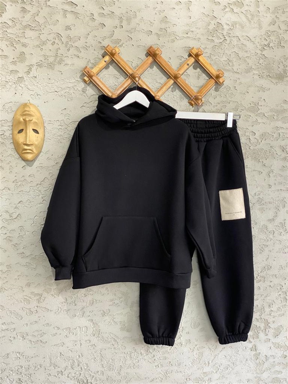 SIRT MODEL DETAYLI KAPÜŞONLU SWEATSHİRT JOGGER PANTOLON TAKIM (SİYAH)