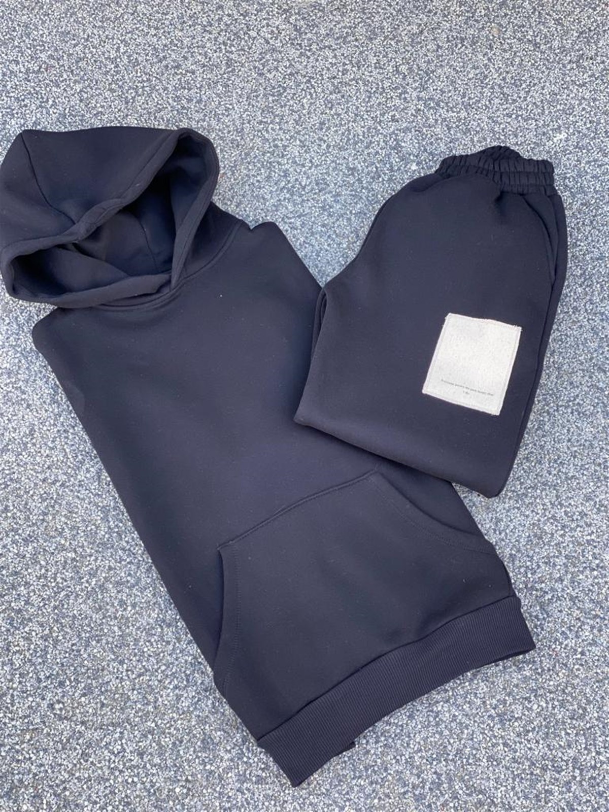 SIRT MODEL DETAYLI KAPÜŞONLU SWEATSHİRT JOGGER PANTOLON TAKIM (SİYAH)