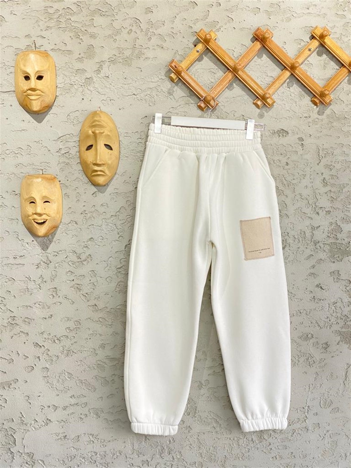 SIRT MODEL DETAYLI KAPÜŞONLU SWEATSHİRT JOGGER PANTOLON TAKIM (BEYAZ)