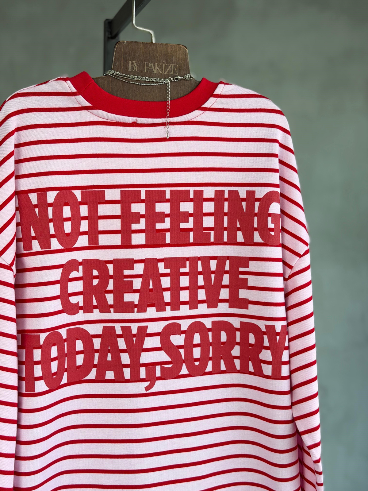 Sırt Slogan Baskılı Pembe Çizgili Sweatshirt(Pembe-Kırmızı)