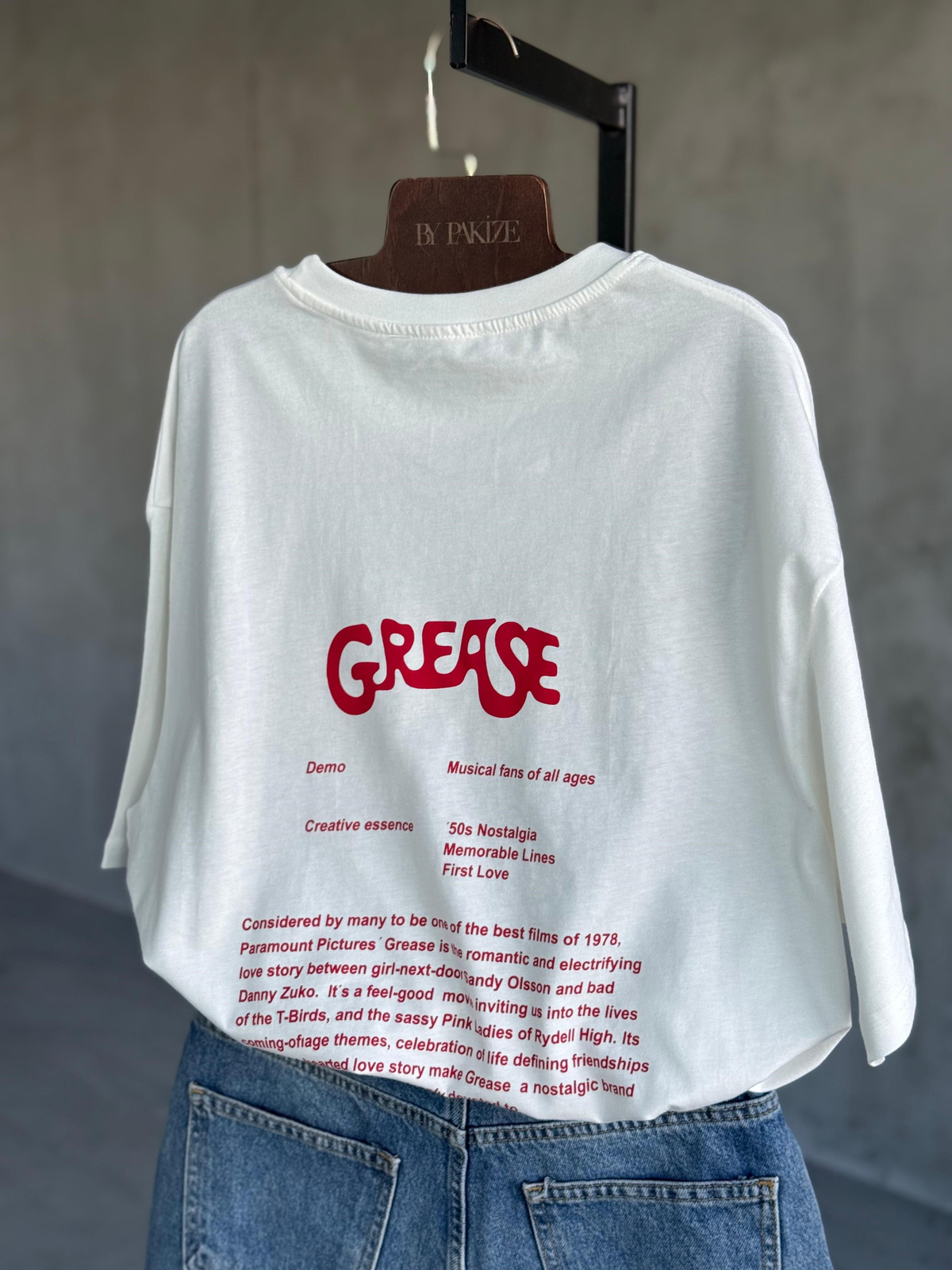 Sırt Yazı Baskılı Oversize Tişört (Beyaz)
