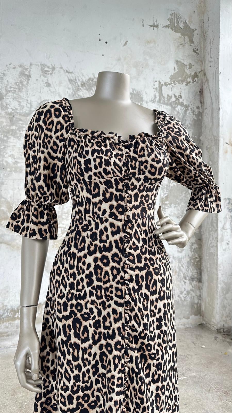 Sırtı Gipeli Leopar Desen Kadın Elbise (Siyah)