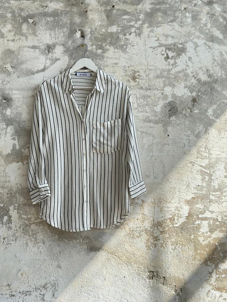 Siyah Çizgili Oversize Kadın Gömlek (Beyaz)