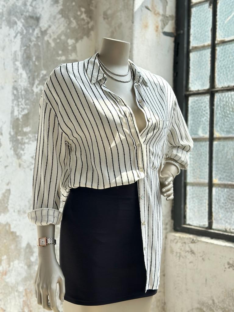 Siyah Çizgili Oversize Kadın Gömlek (Beyaz)
