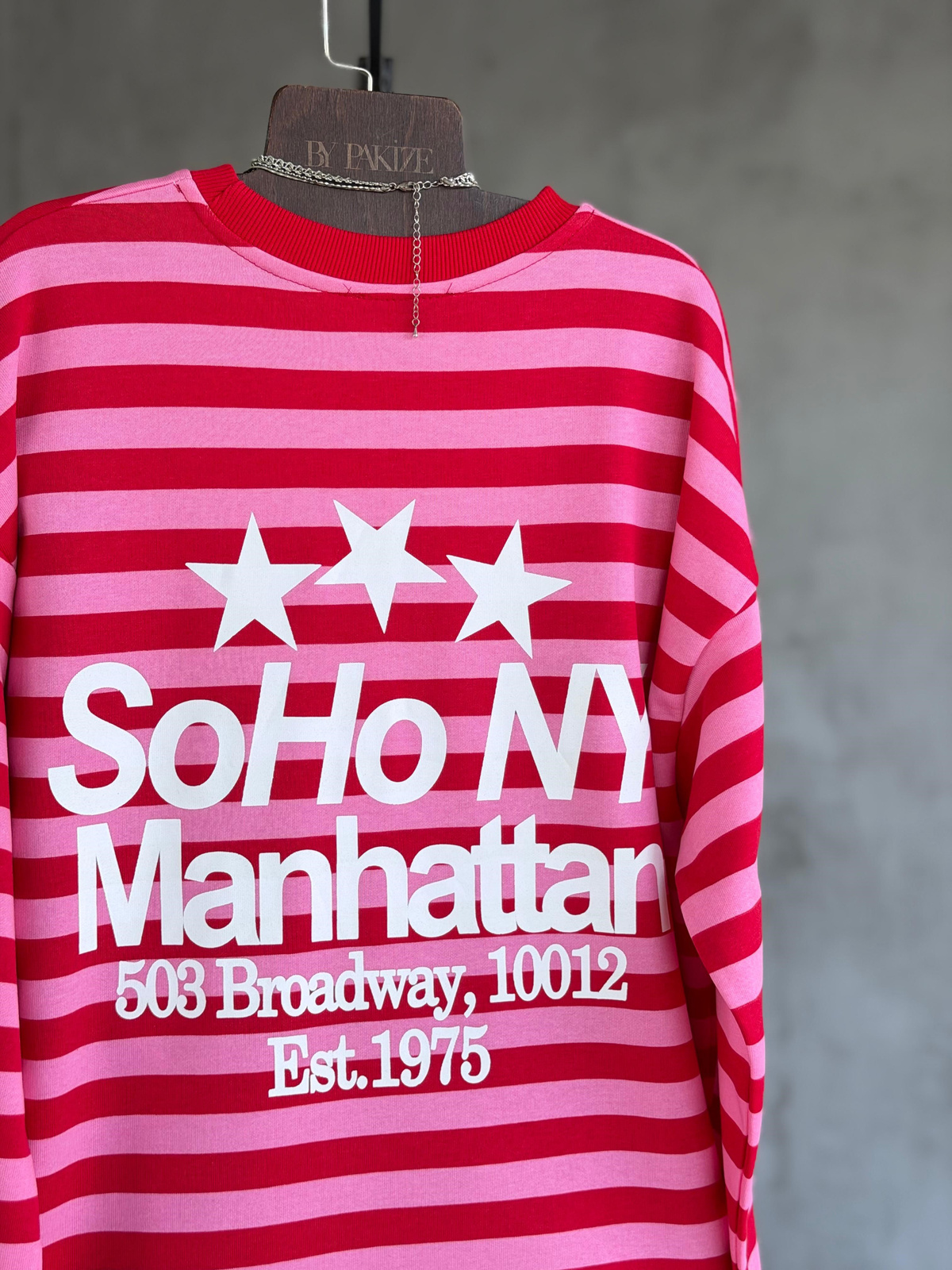 SoHo Manhattan Sırt Yıldız ve Yazı Baskılı Çizgili Sweatshirt(Kırmız-Pembe)