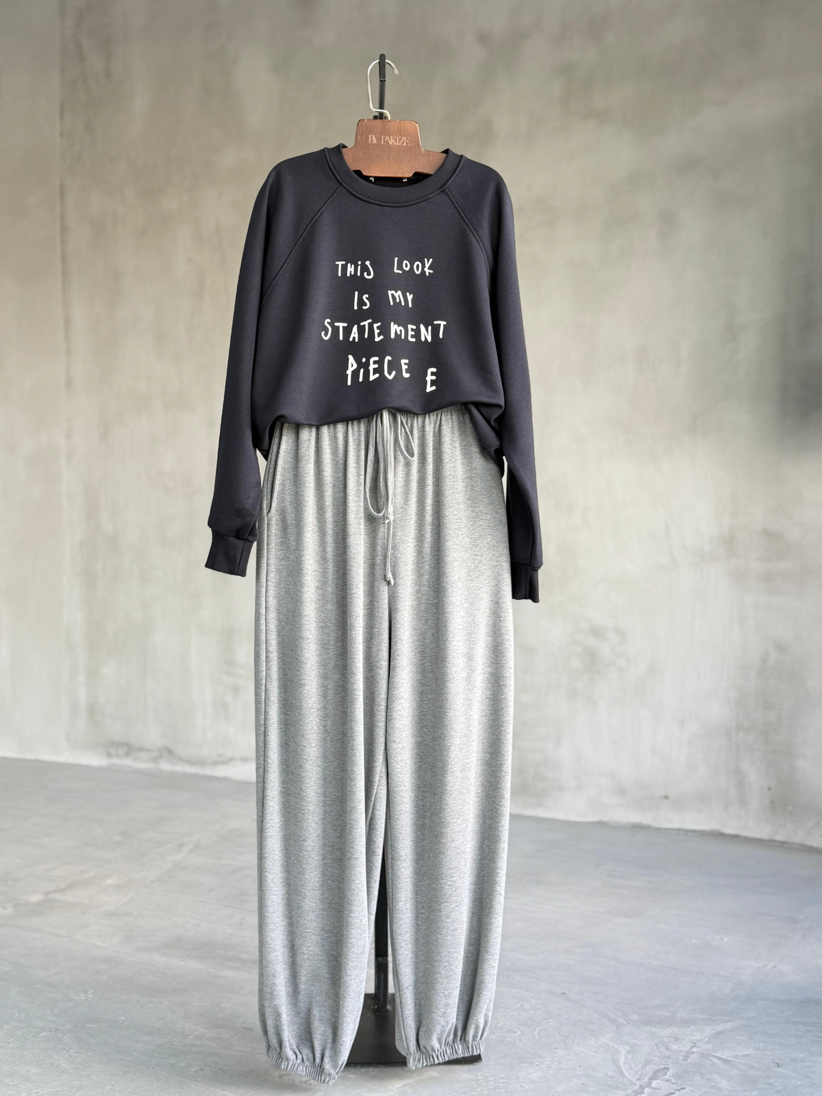 Statement Yazı Baskılı Sweatshirt (Lacivert)