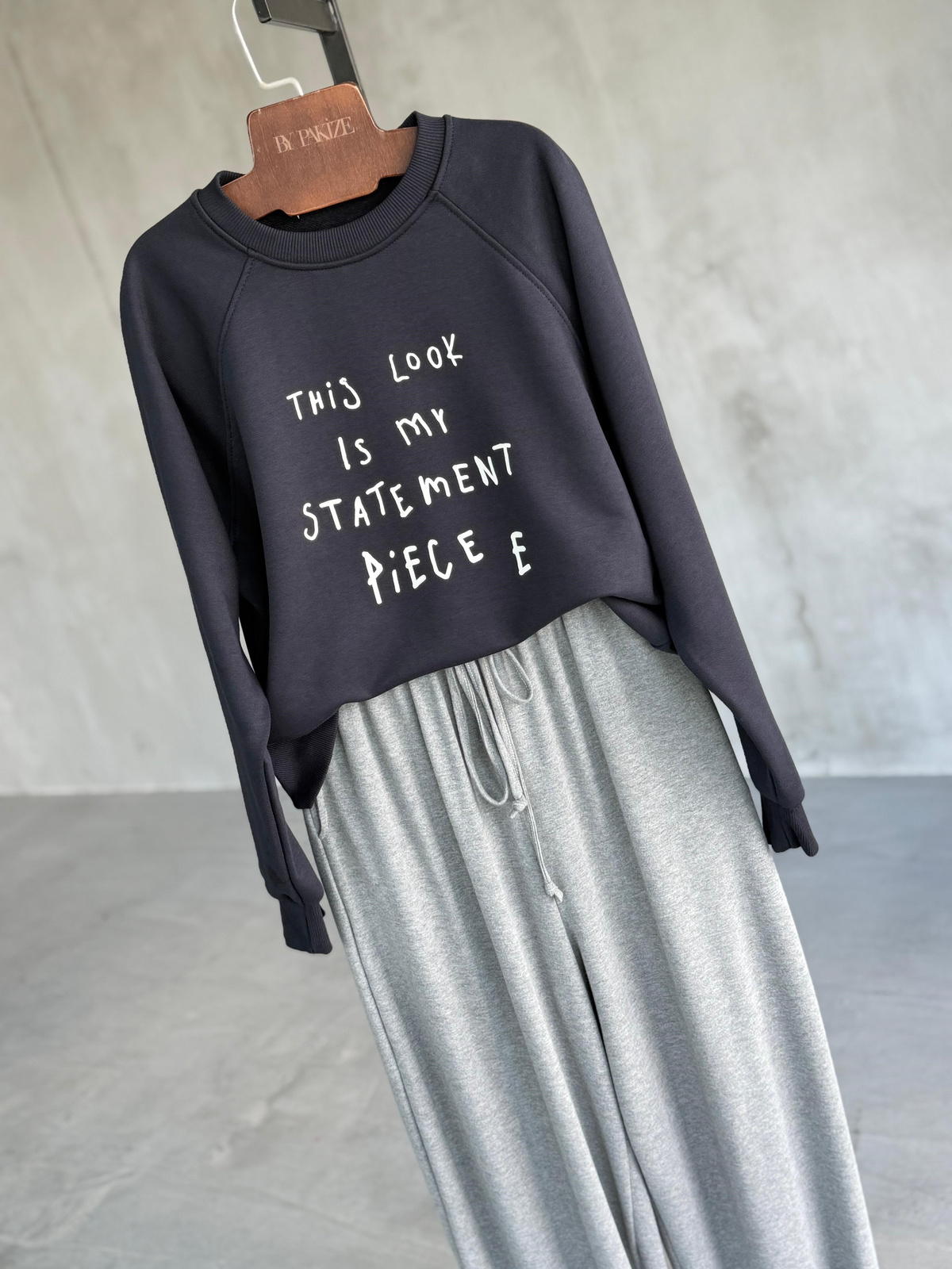 Statement Yazı Baskılı Sweatshirt (Lacivert)