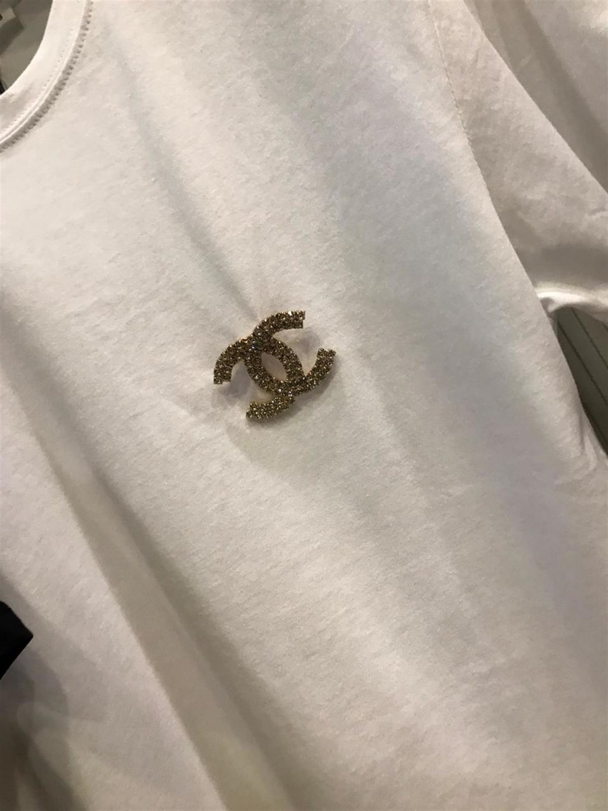Taş Broşlu Basic Tshirt (SİYAH & BEYAZ)