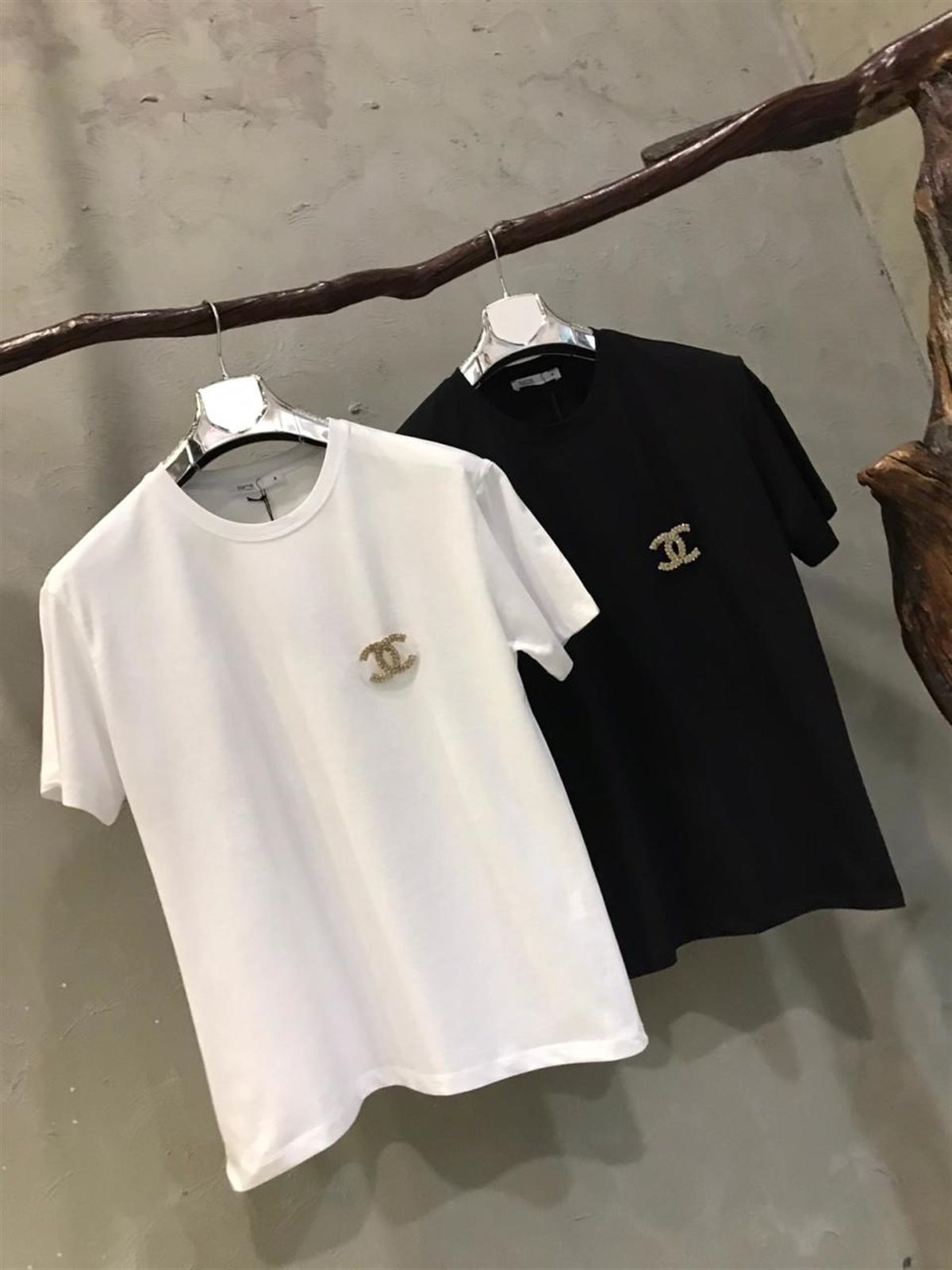 Taş Broşlu Basic Tshirt (SİYAH & BEYAZ)