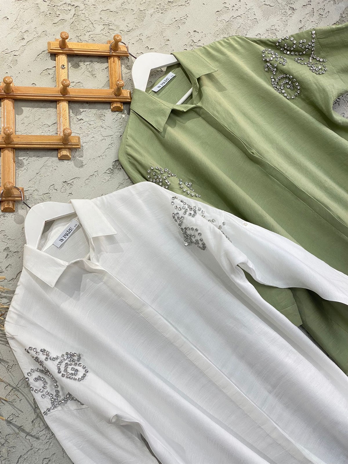 Taş İşlemeli Kol Detay Oversize Gömlek (Beyaz)