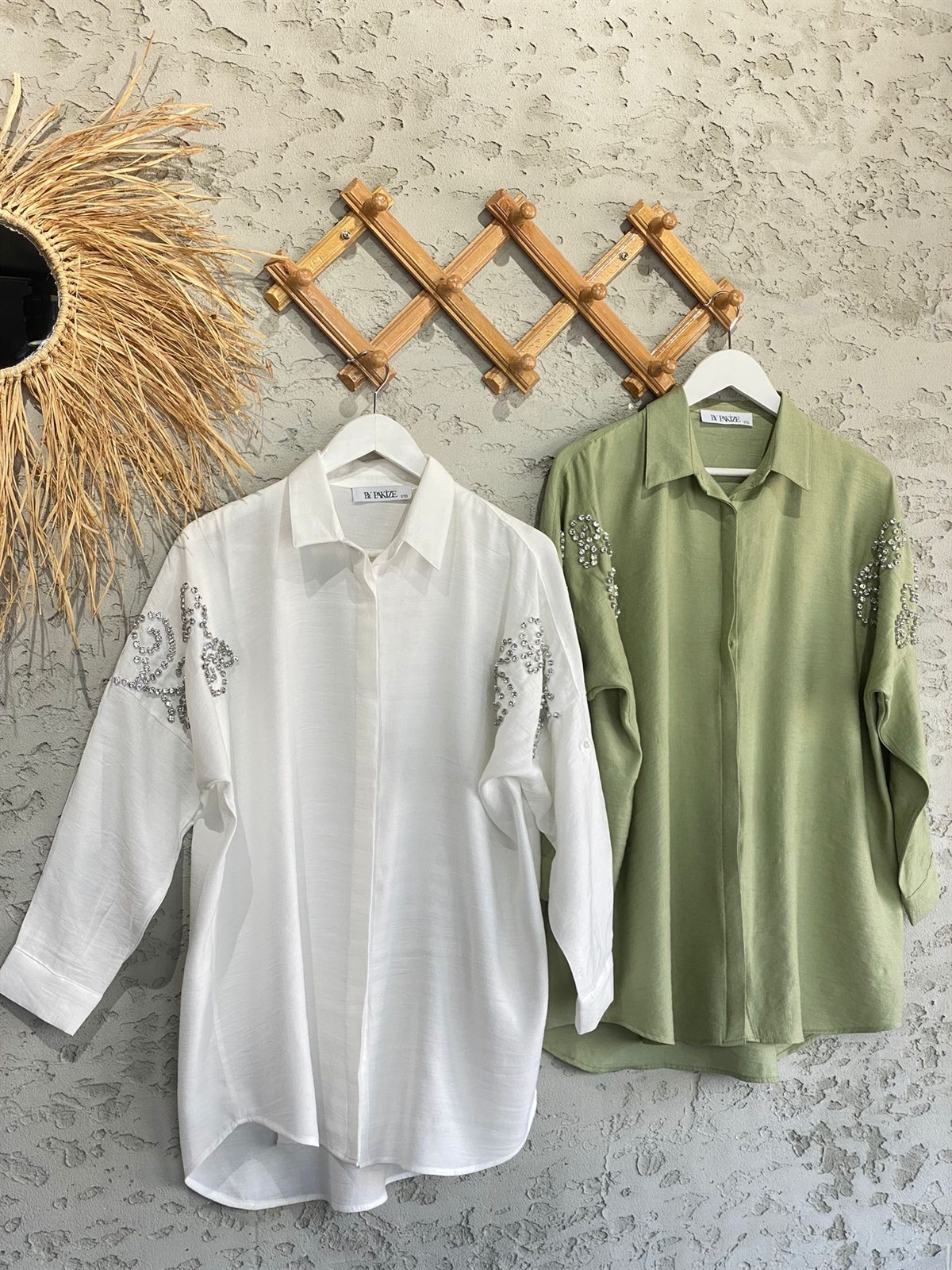 Taş İşlemeli Kol Detay Oversize Gömlek (Beyaz)