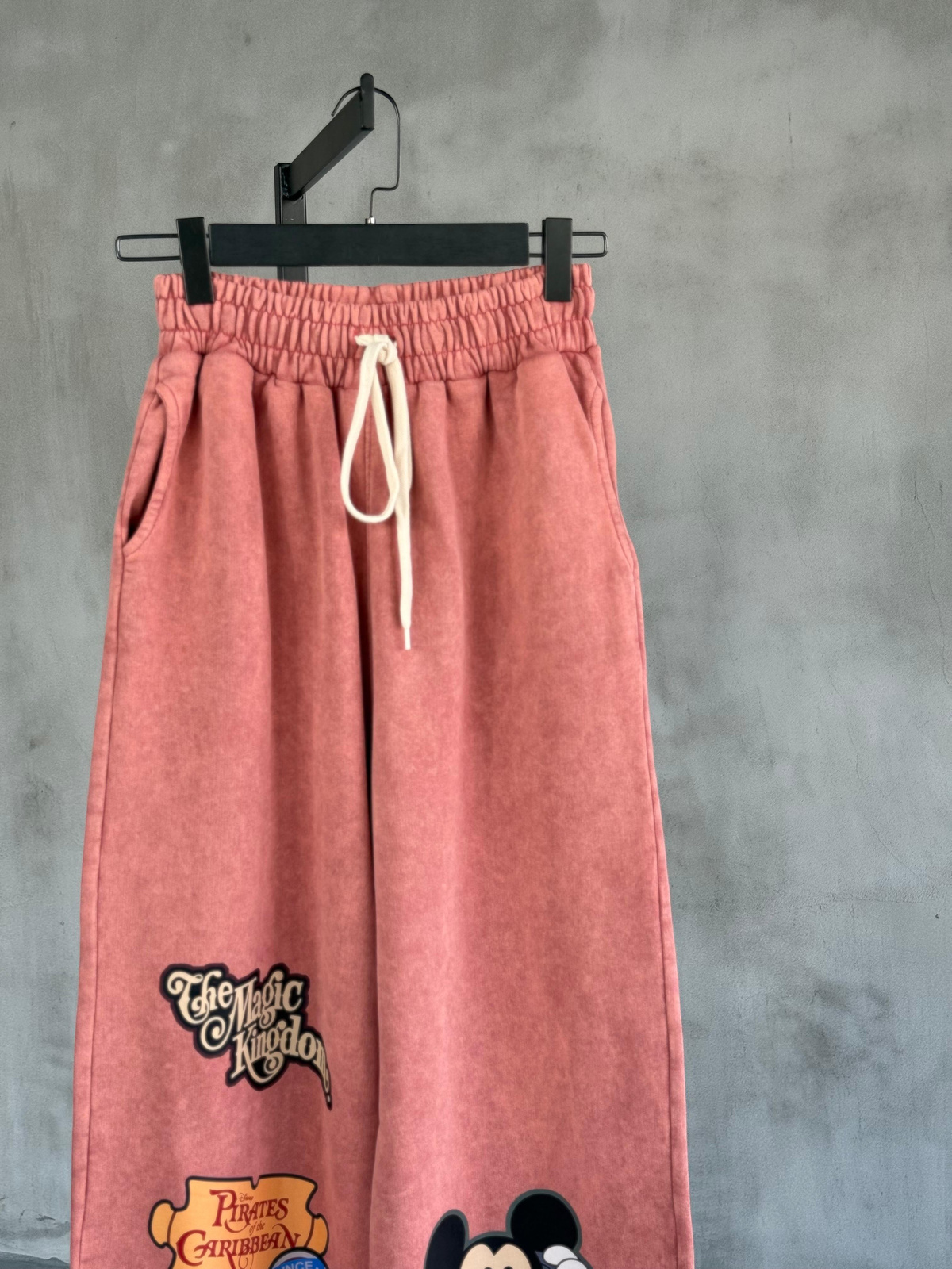 Taş Yıkamalı Mickey Mouse Baskılı Bol Pantolon (Kiremit)