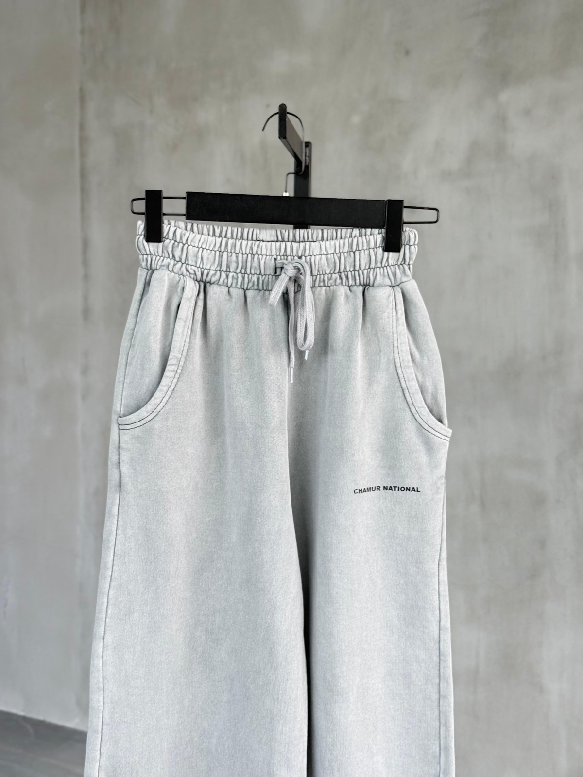 Taş Yıkamalı Yazı Baskılı Pantolon (Gri Melanj)