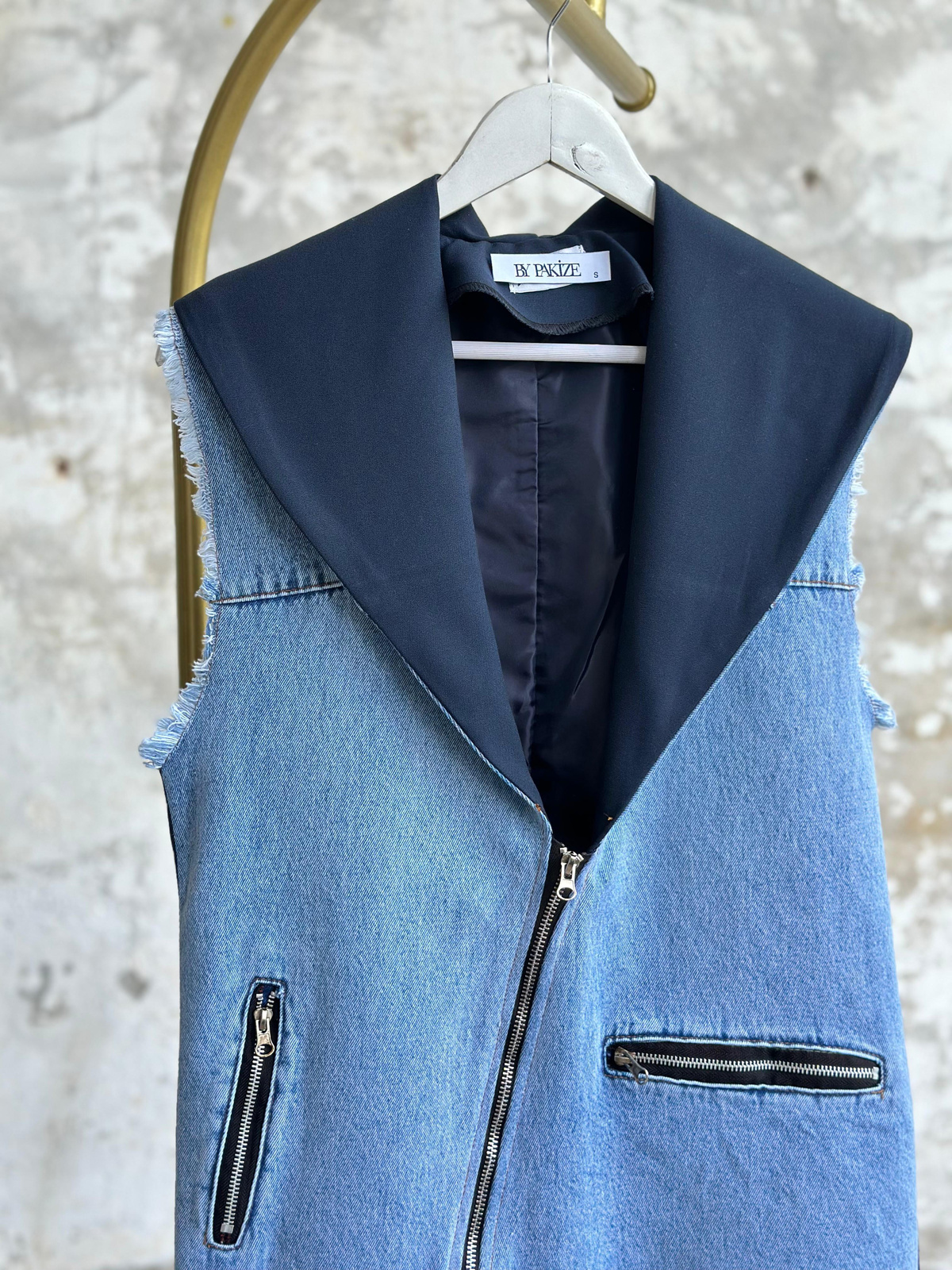 Tasarım Asimetrik Fermuar Detaylı Denim Yelek (Lacivert/Siyah)