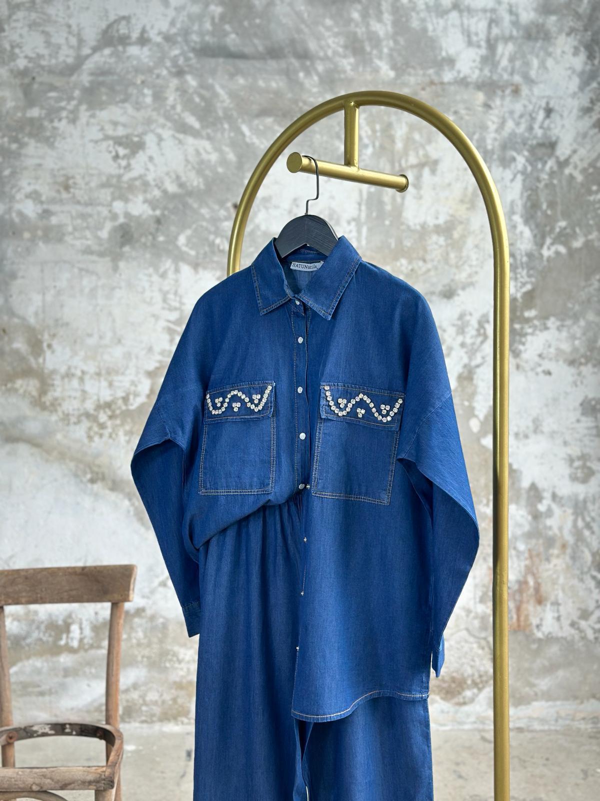 Tasarım Cebi Taş İşçilikli Denim Takım (MAVİ)