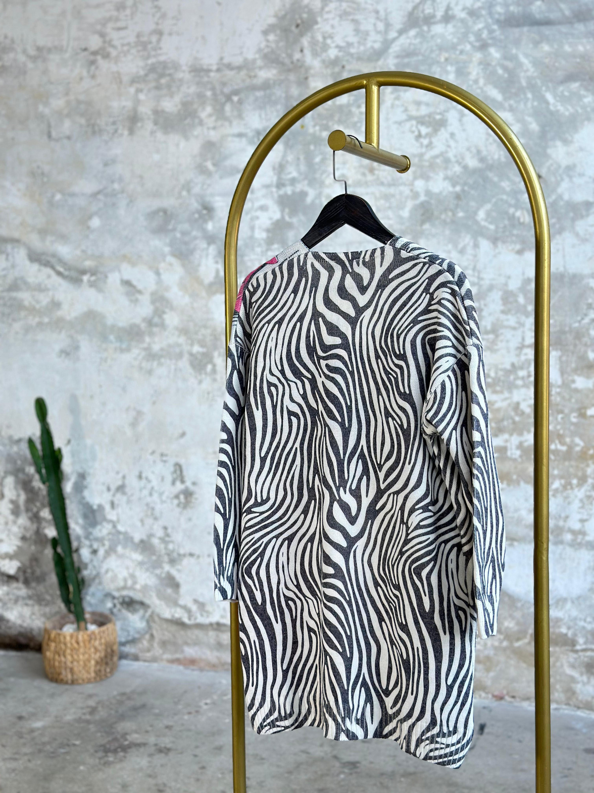 Tasarım Çelik Örgü Dijital Baskılı Zebra Desen Hırka (Siyah)