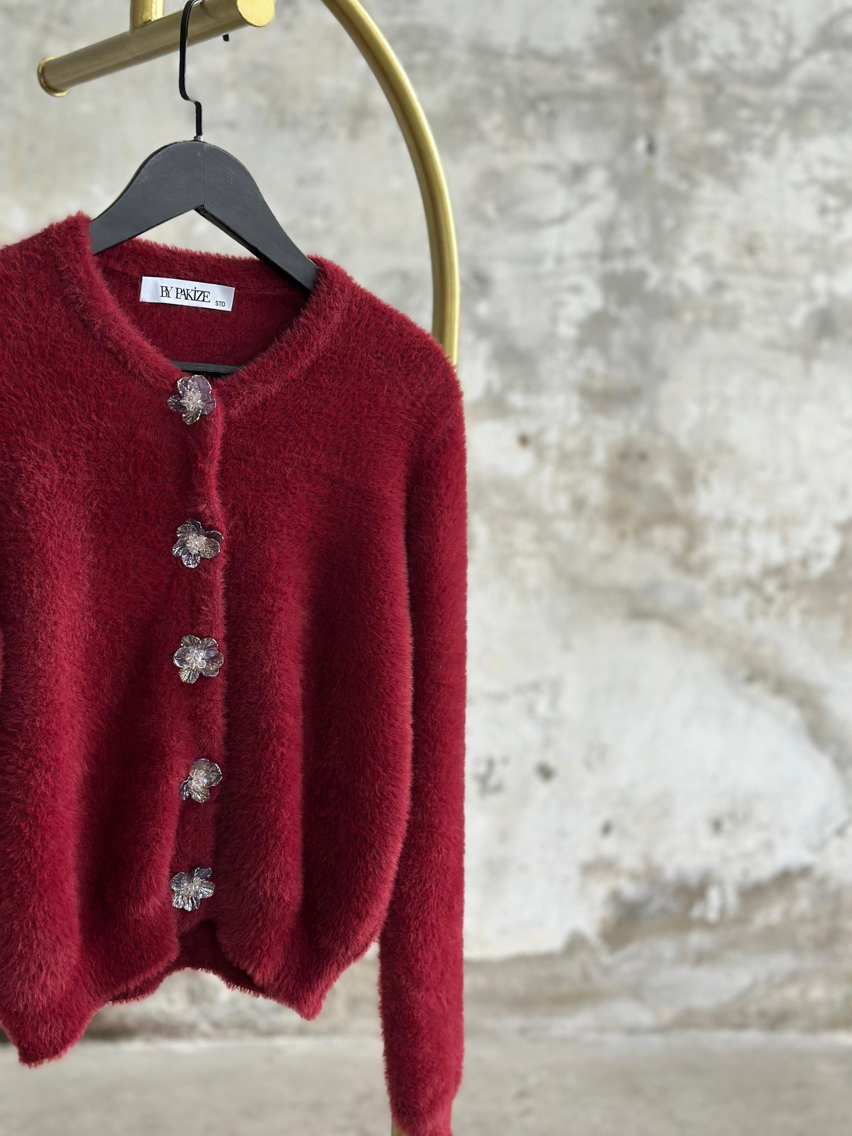 Tasarım Çiçek Düğmeli Angora Hırka (Bordo)