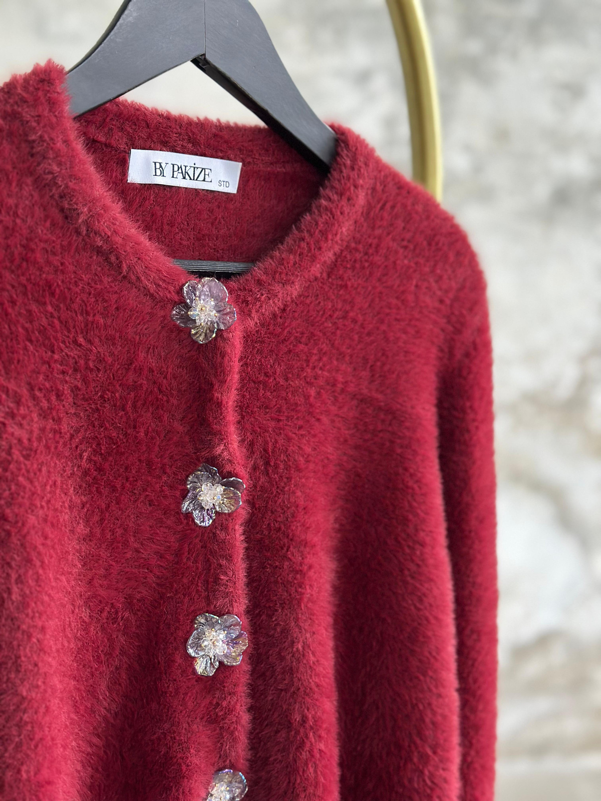 Tasarım Çiçek Düğmeli Angora Hırka (Bordo)
